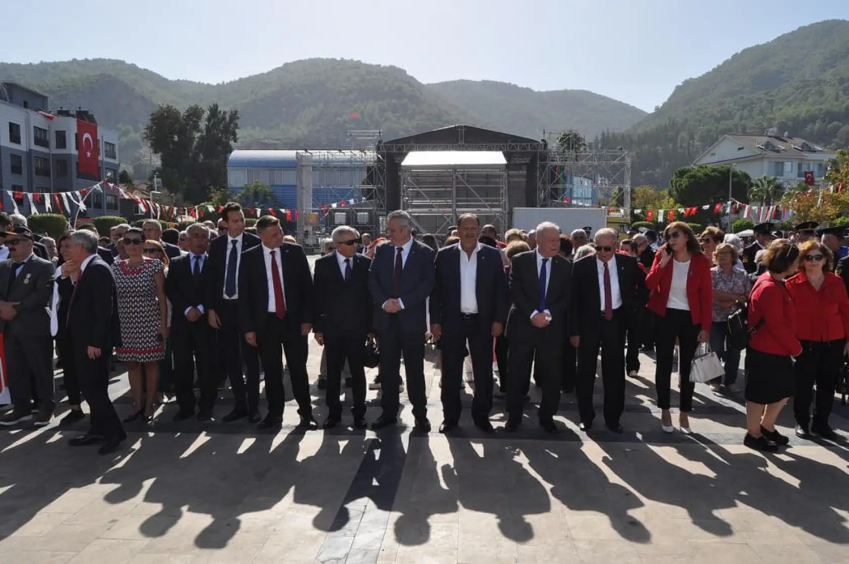 Beşkaza Meydanı'nda Çelenk Töreni Düzenlendi