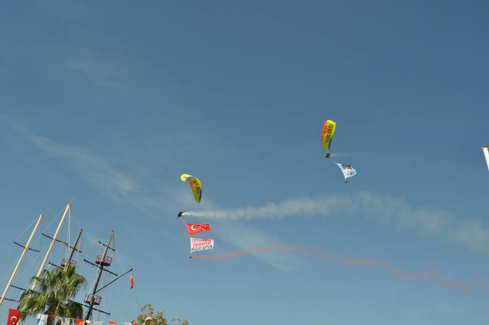 Beşkaza Meydanı'nda Çelenk Töreni Düzenlendi