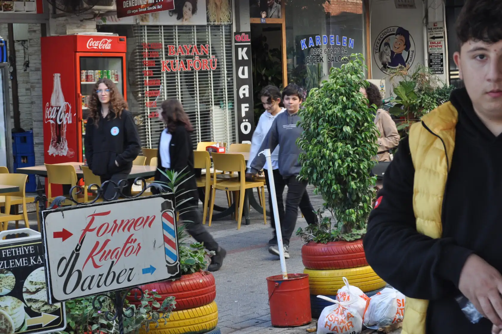 Fethiye'de güzel hava, çarşıya yoğunluk getirdi