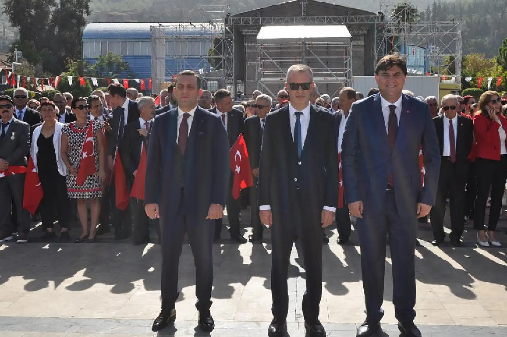 Beşkaza Meydanı'nda Çelenk Töreni Düzenlendi