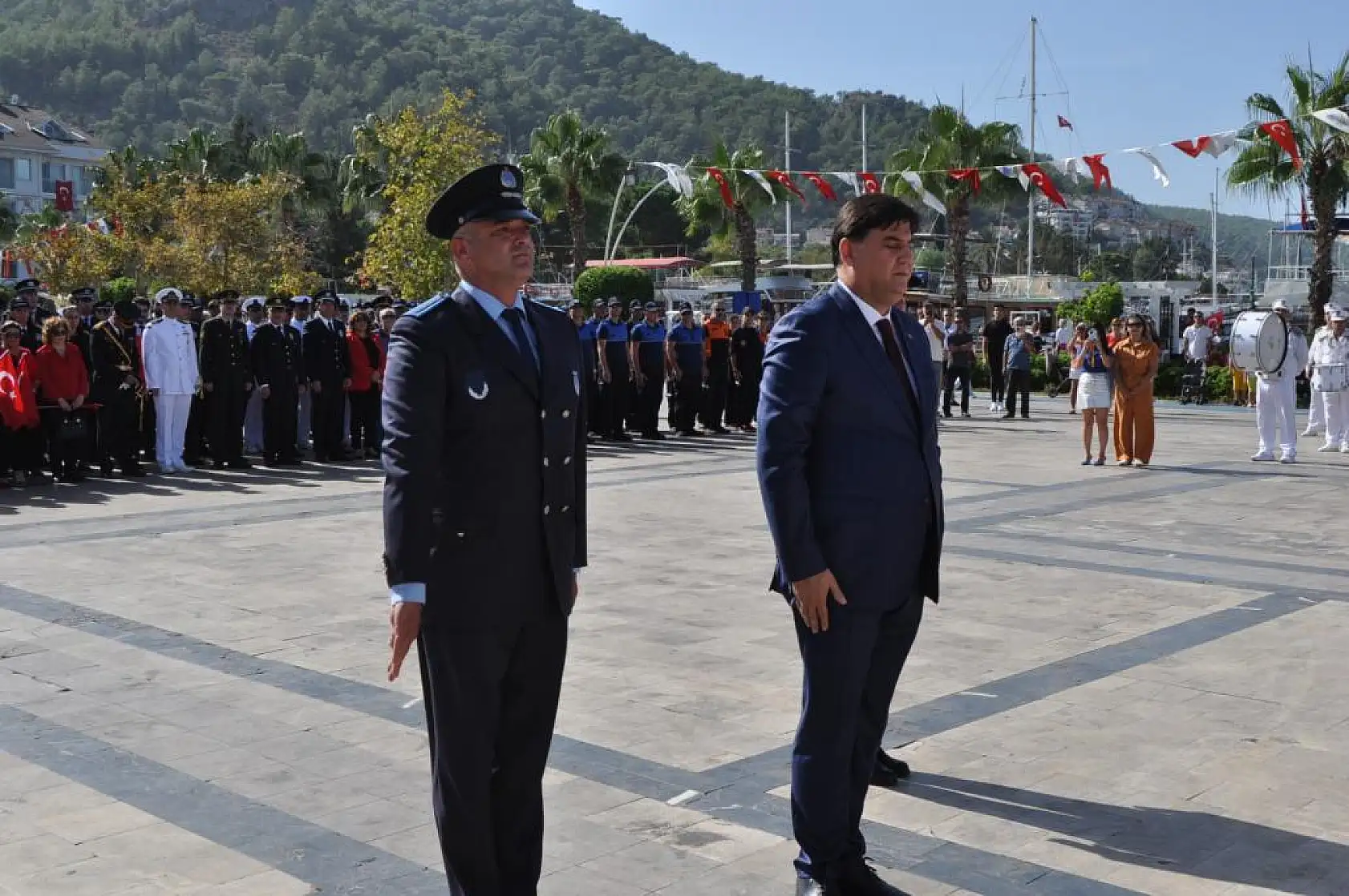 Beşkaza Meydanı'nda Çelenk Töreni Düzenlendi