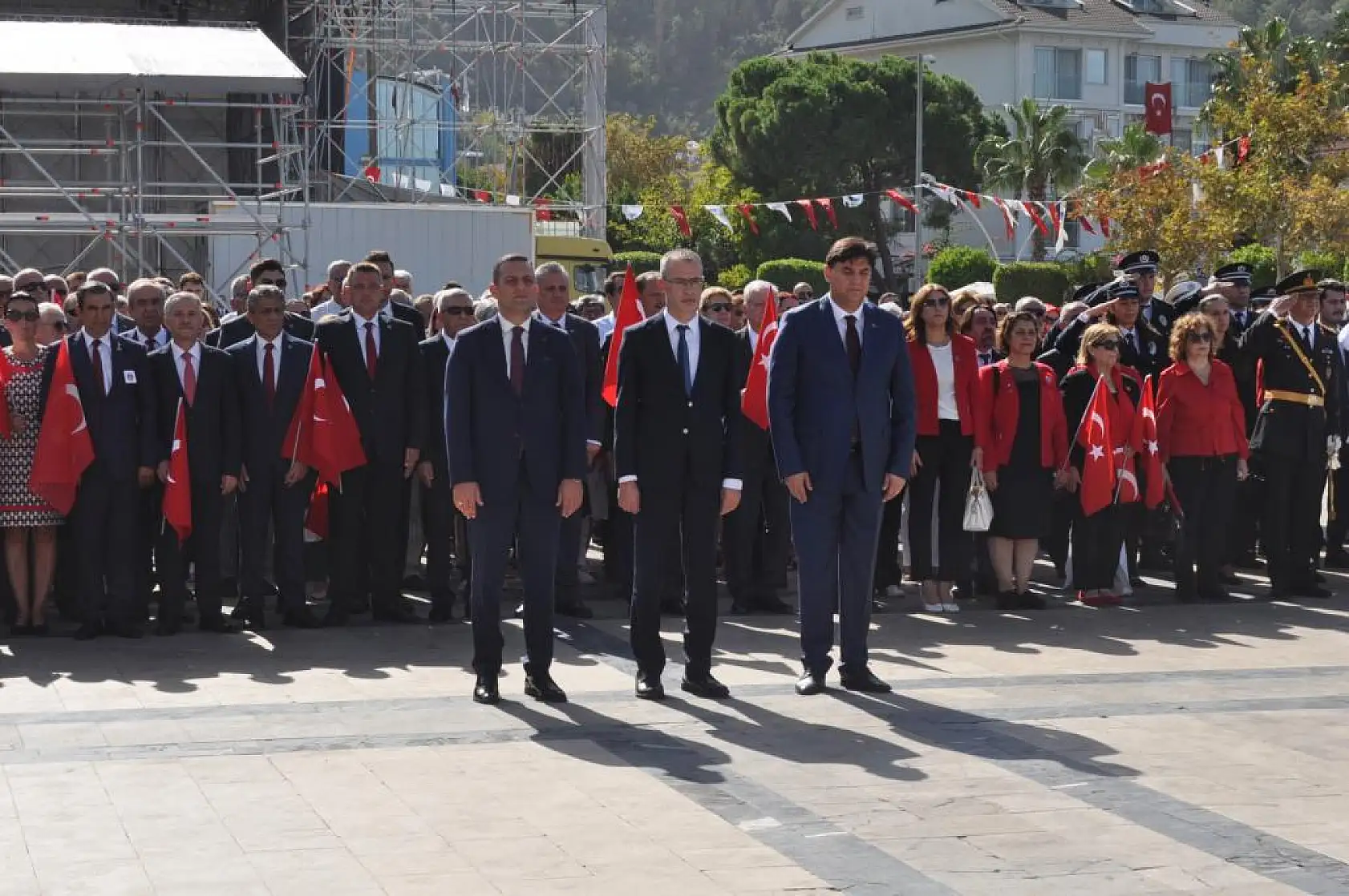 Beşkaza Meydanı'nda Çelenk Töreni Düzenlendi