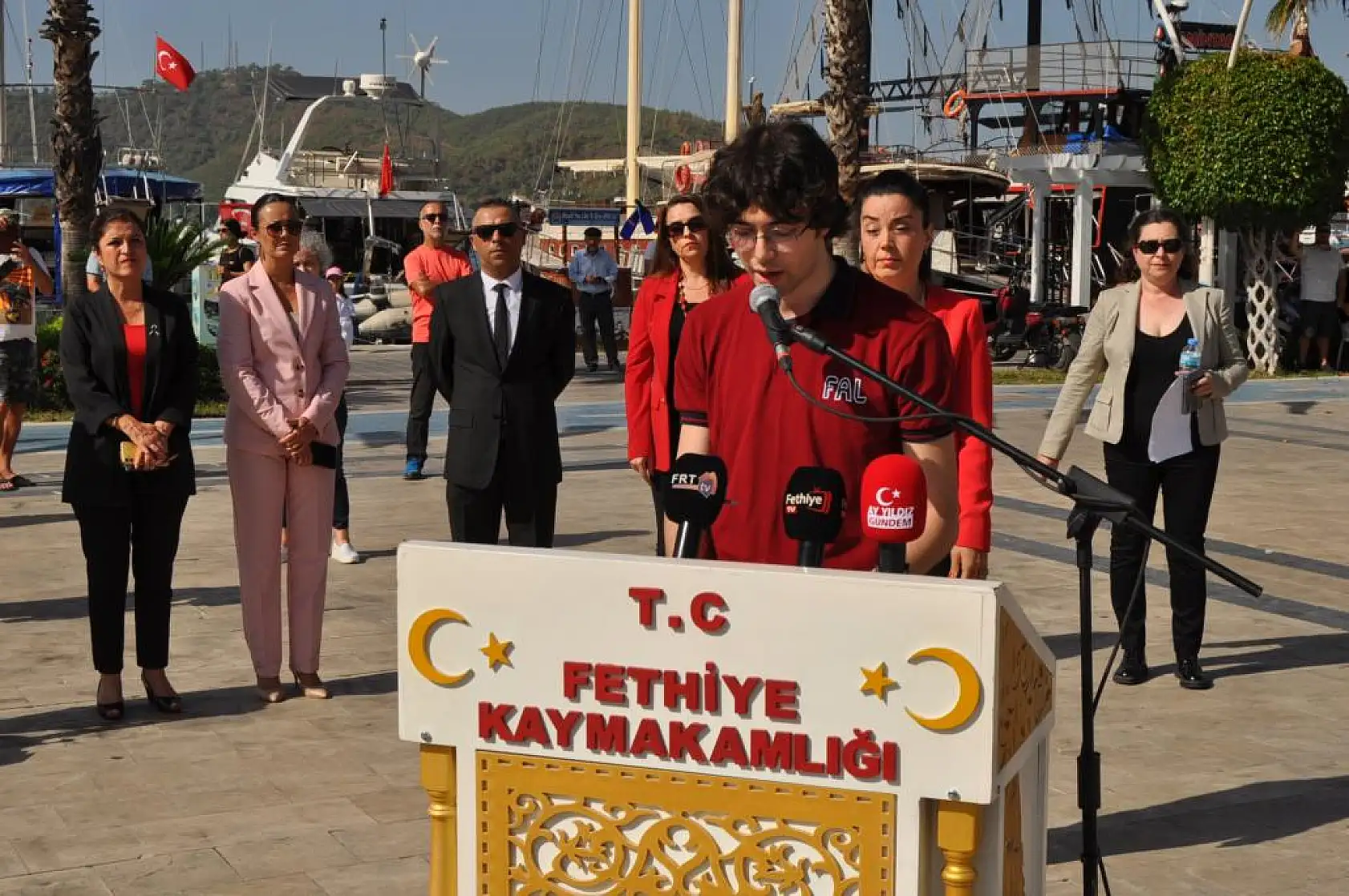 Beşkaza Meydanı'nda Çelenk Töreni Düzenlendi