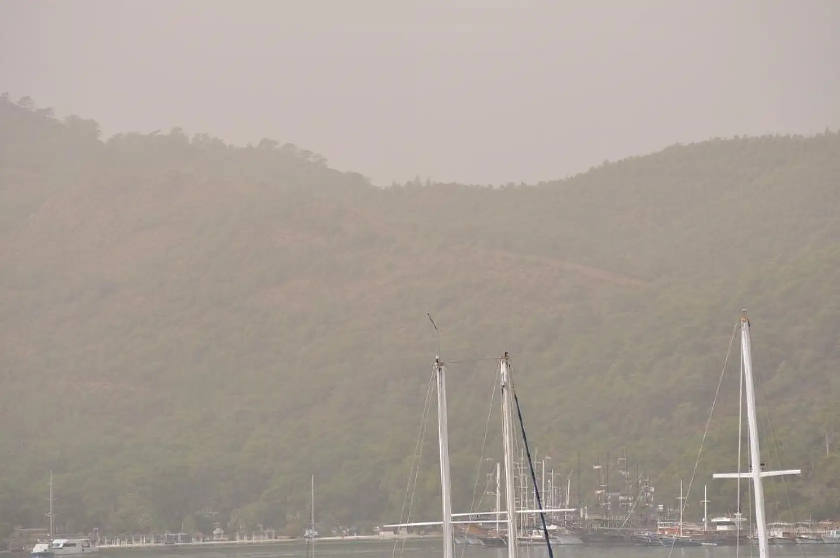 Toz Bulutu Fethiye'yi Kapladı