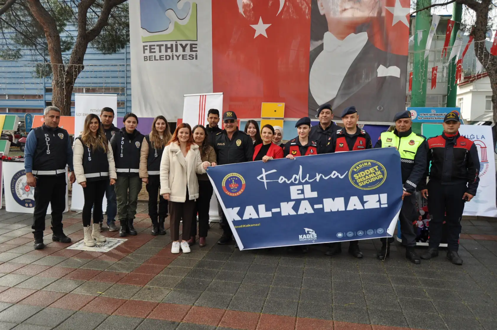 Fethiye Beşkaza Meydanı'nda 8 Mart Dünya Kadınlar Günü Kutlandı