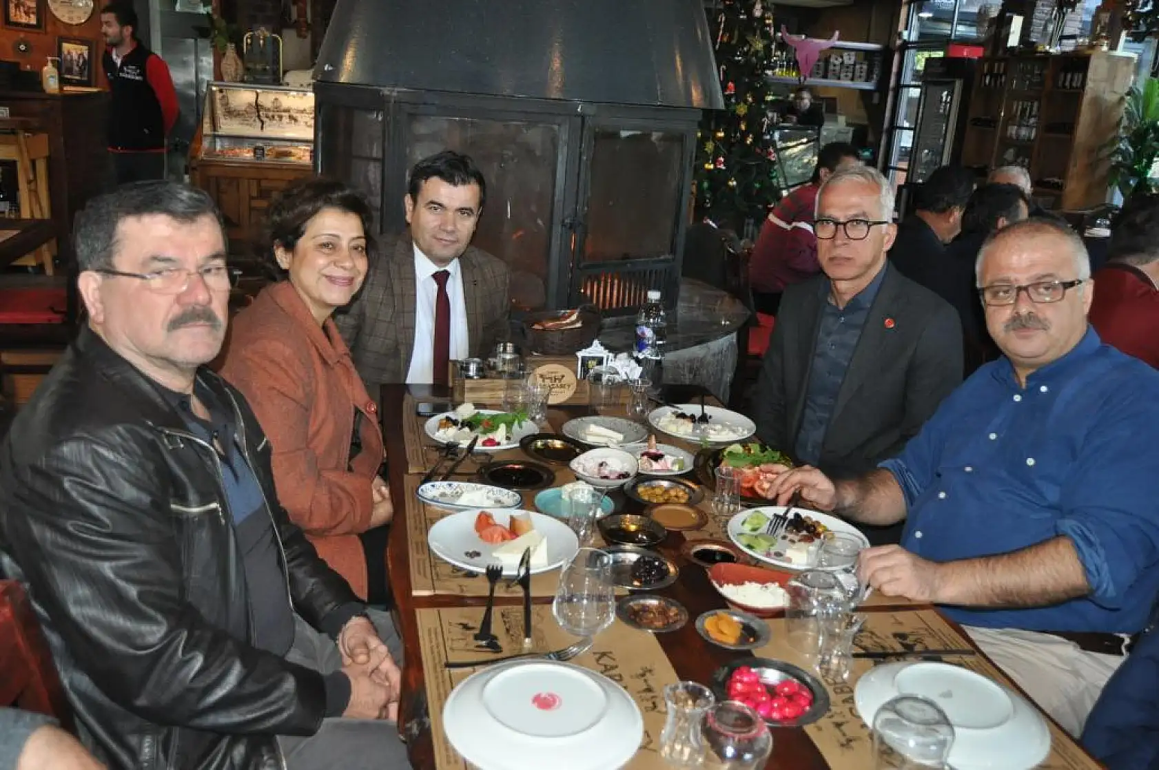 Aday Adayı Yiğit, Muhtarlarla Bir Araya Geldi