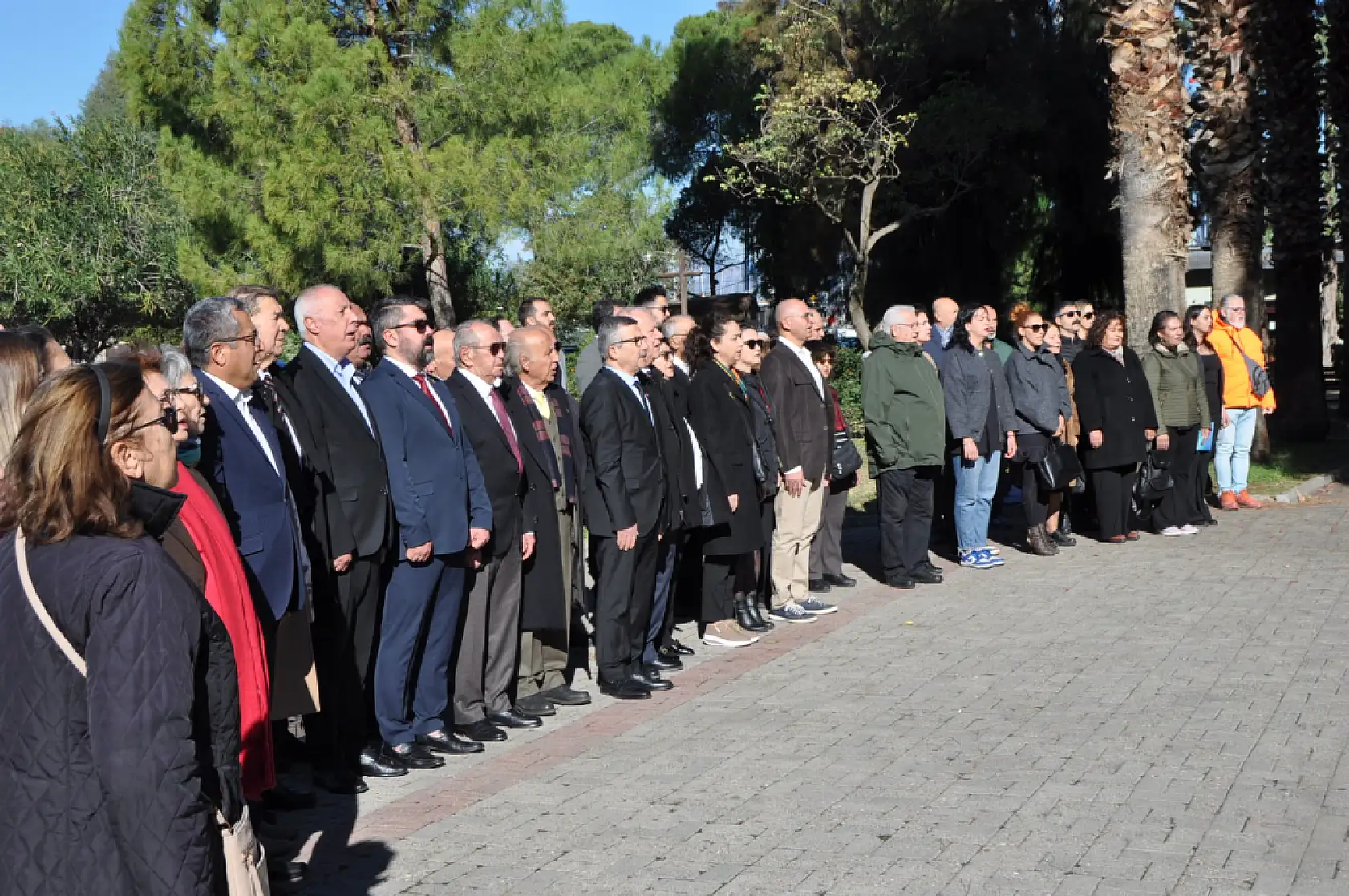 CHP Fethiye'den Alternatif Çelenk Sunma Töreni