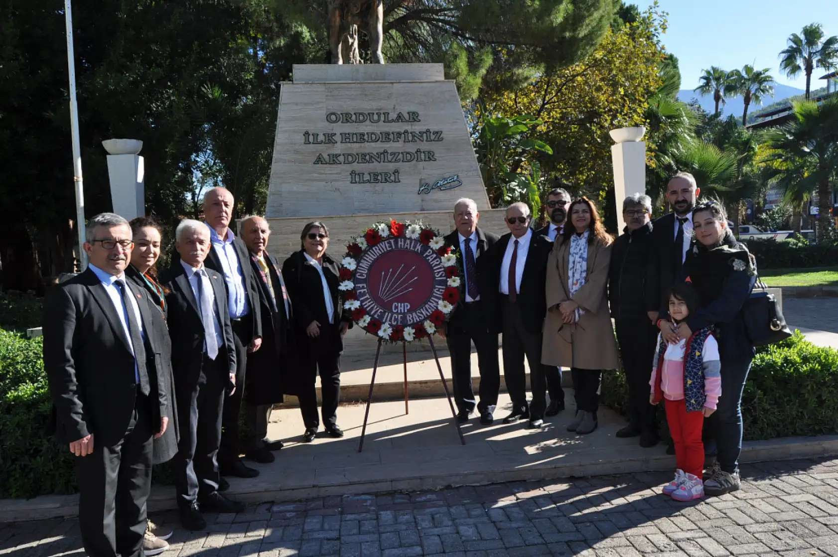 CHP Fethiye'den Alternatif Çelenk Sunma Töreni