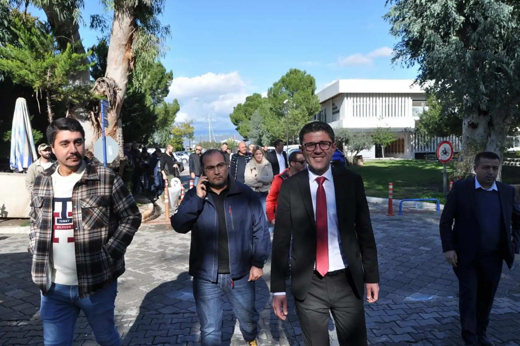 Kökten Balık Pazarı Esnafını Ziyaret Etti