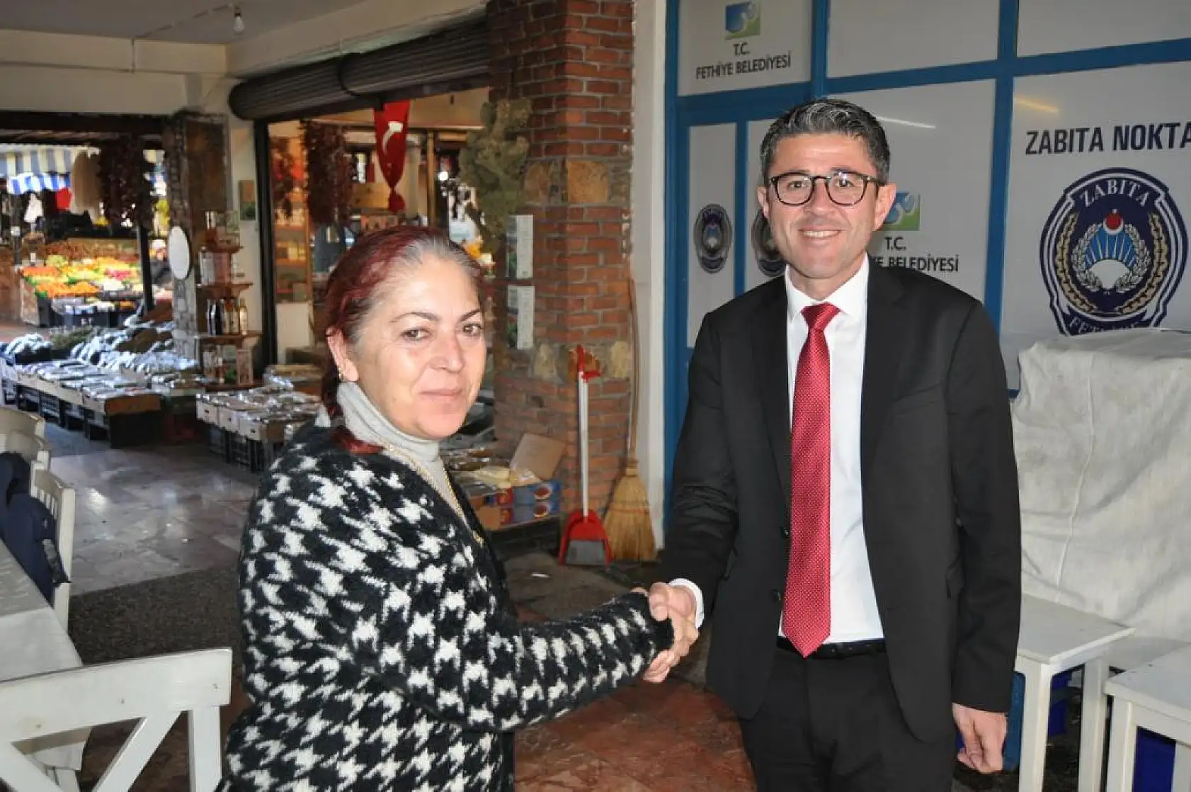 Kökten Balık Pazarı Esnafını Ziyaret Etti