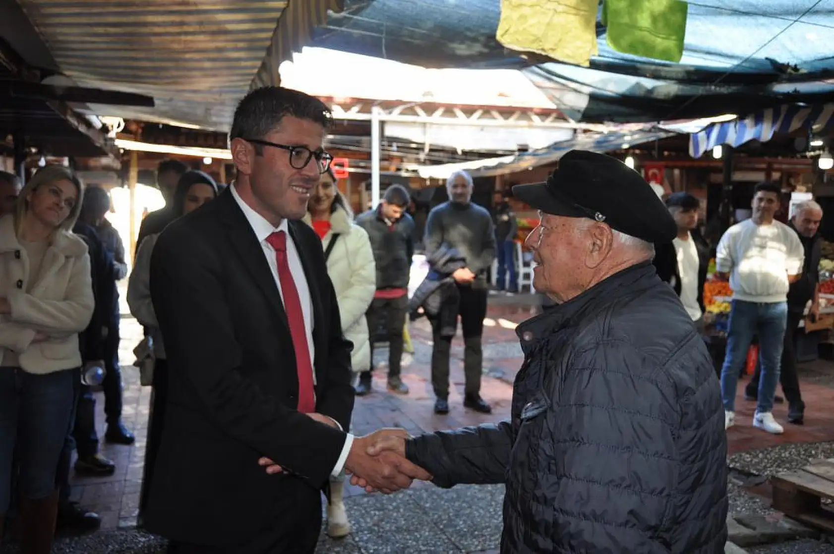 Kökten Balık Pazarı Esnafını Ziyaret Etti