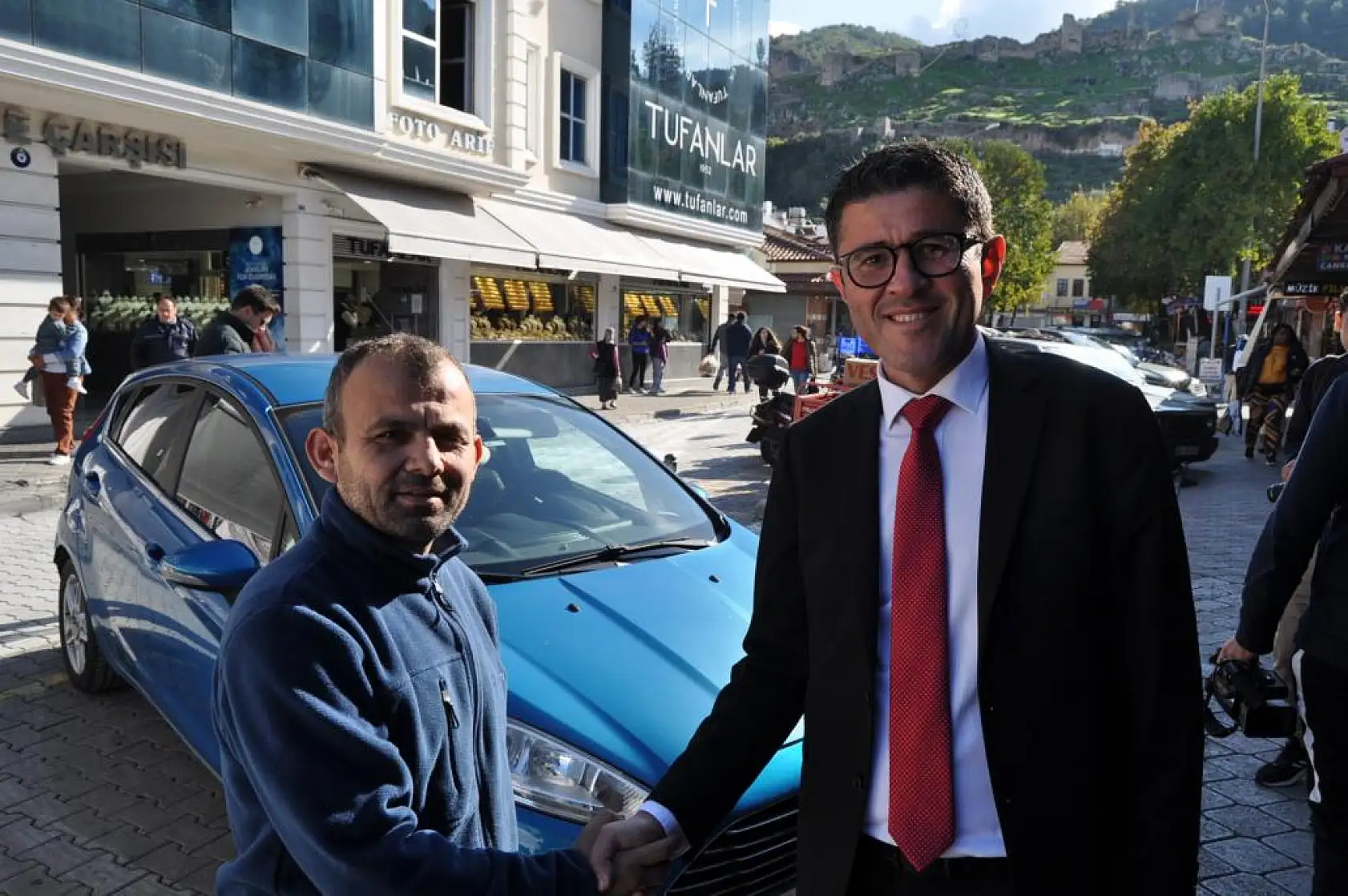 Kökten Balık Pazarı Esnafını Ziyaret Etti