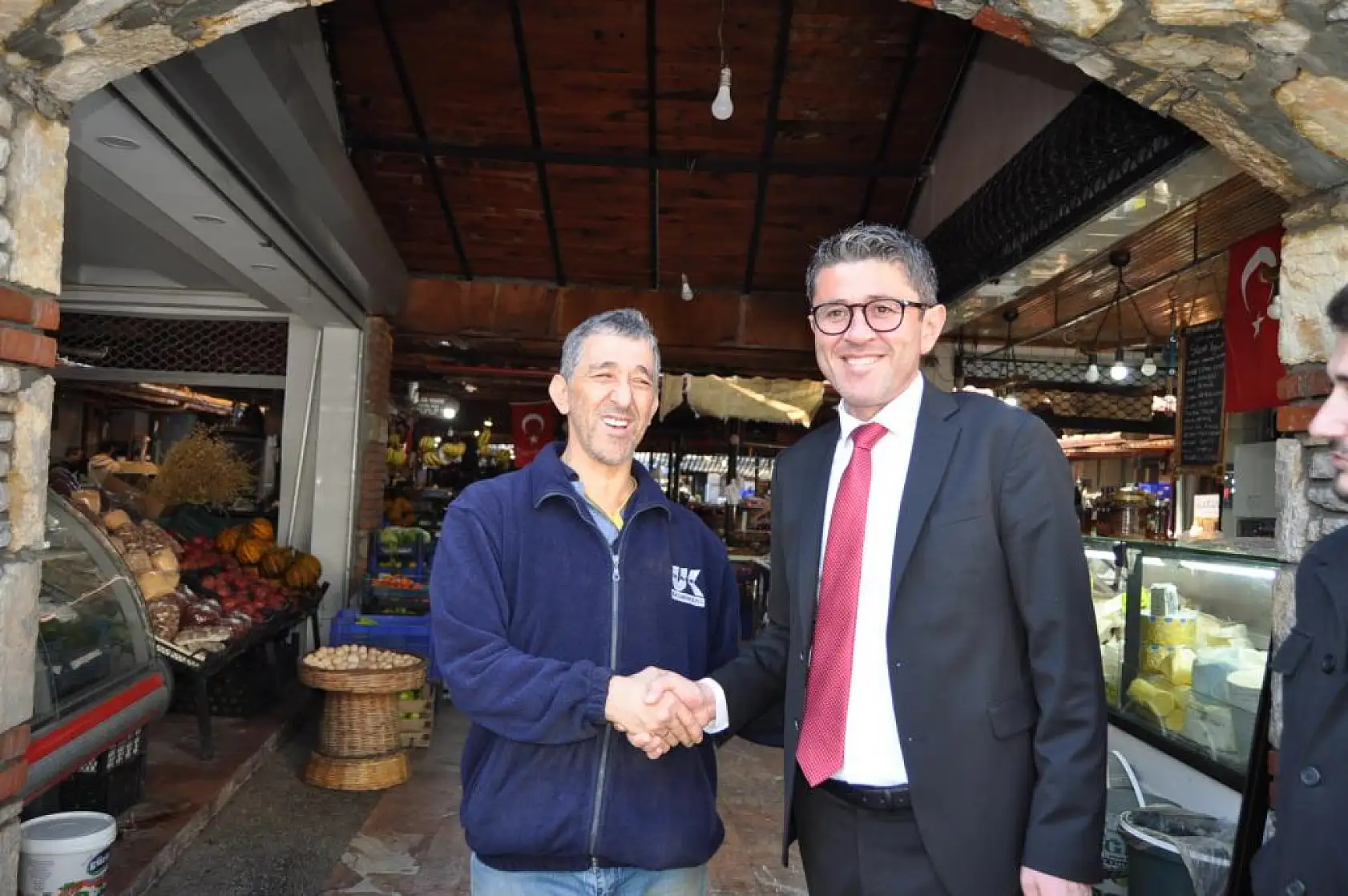 Kökten Balık Pazarı Esnafını Ziyaret Etti