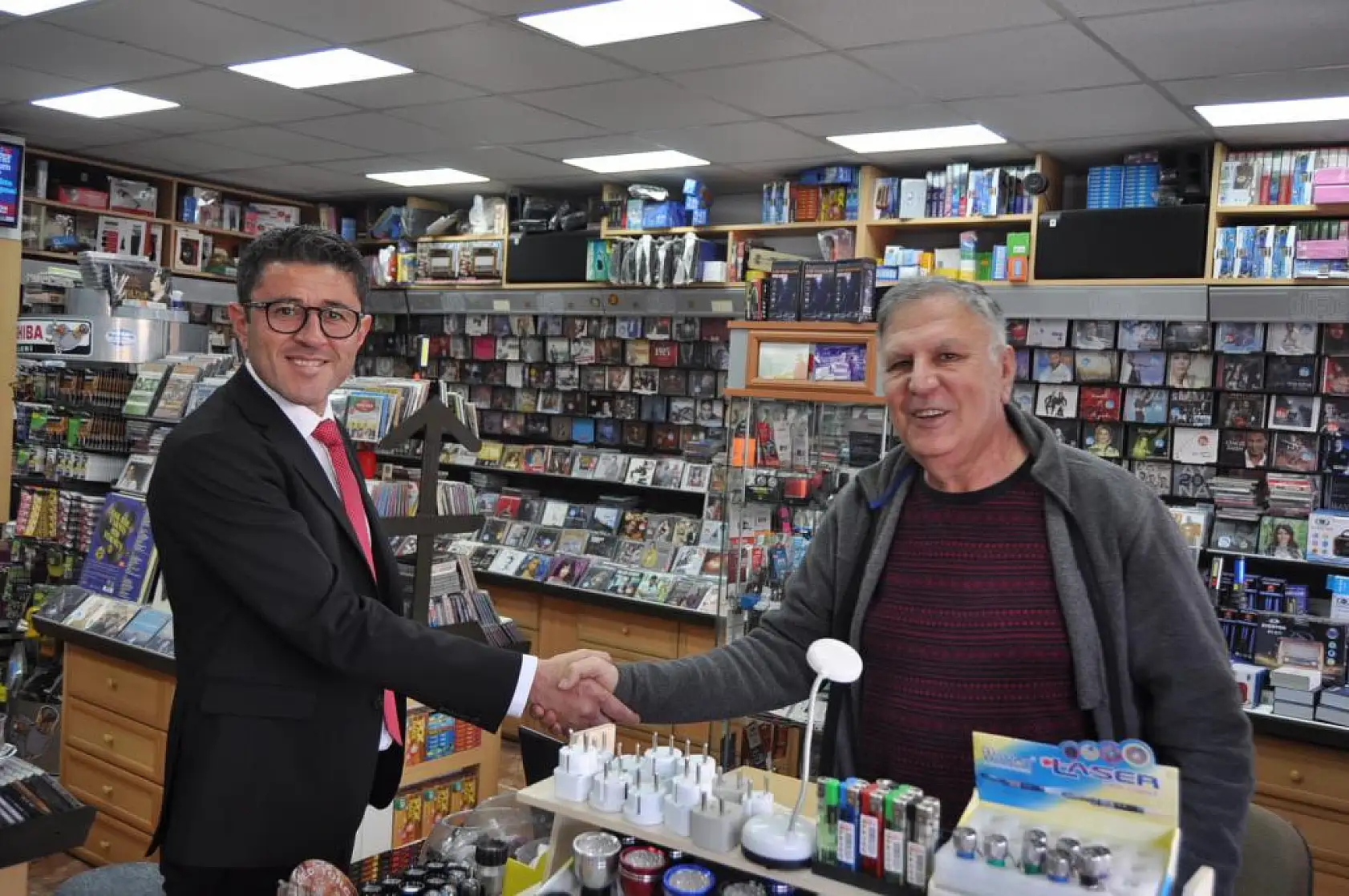 Kökten Balık Pazarı Esnafını Ziyaret Etti