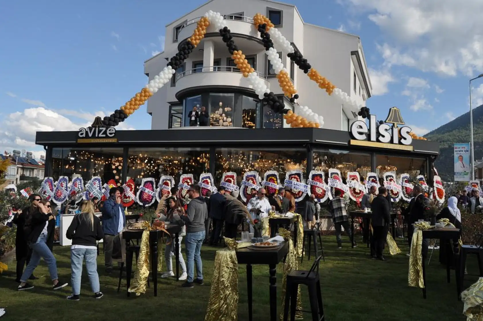 Elsis Aydınlatma Aksesuar Mağazası Fethiye'de hizmete açıldı