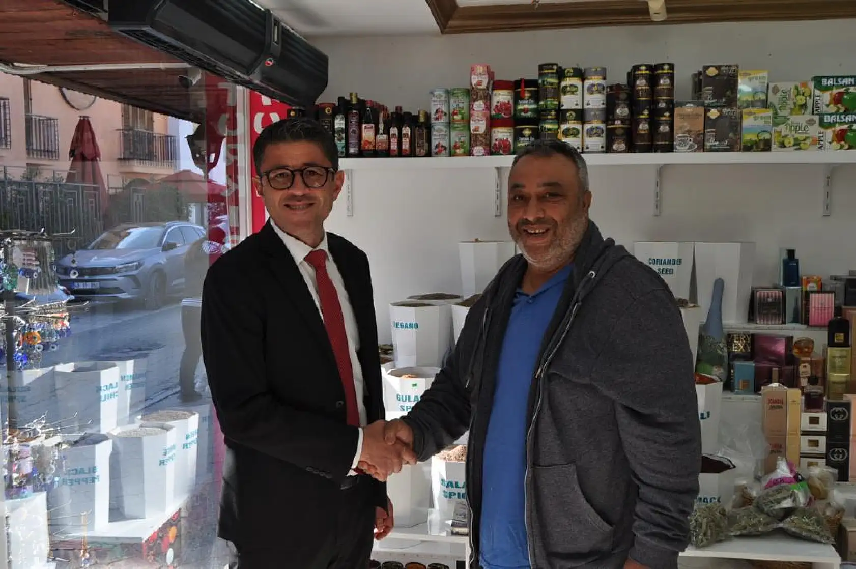 Kökten Balık Pazarı Esnafını Ziyaret Etti