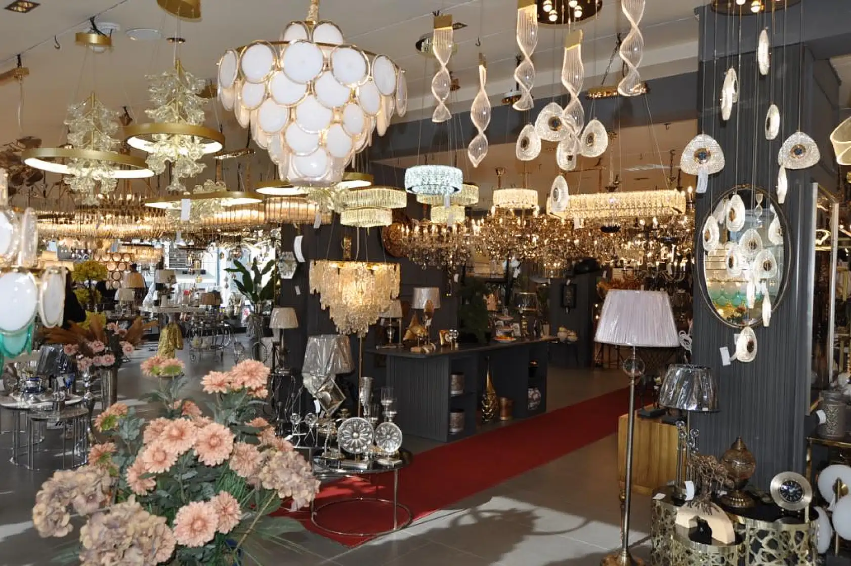 Elsis Aydınlatma Aksesuar Mağazası Fethiye'de hizmete açıldı