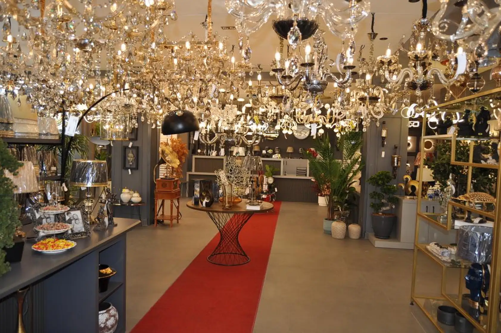 Elsis Aydınlatma Aksesuar Mağazası Fethiye'de hizmete açıldı