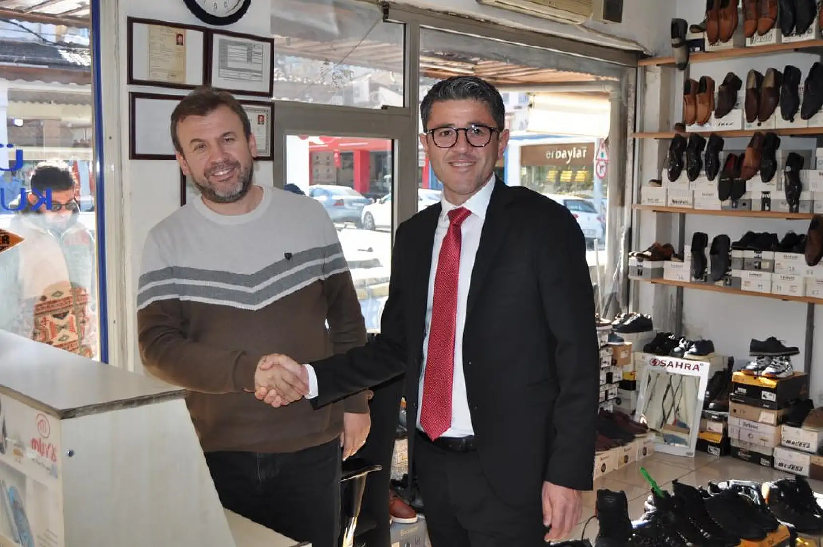 Kökten Balık Pazarı Esnafını Ziyaret Etti