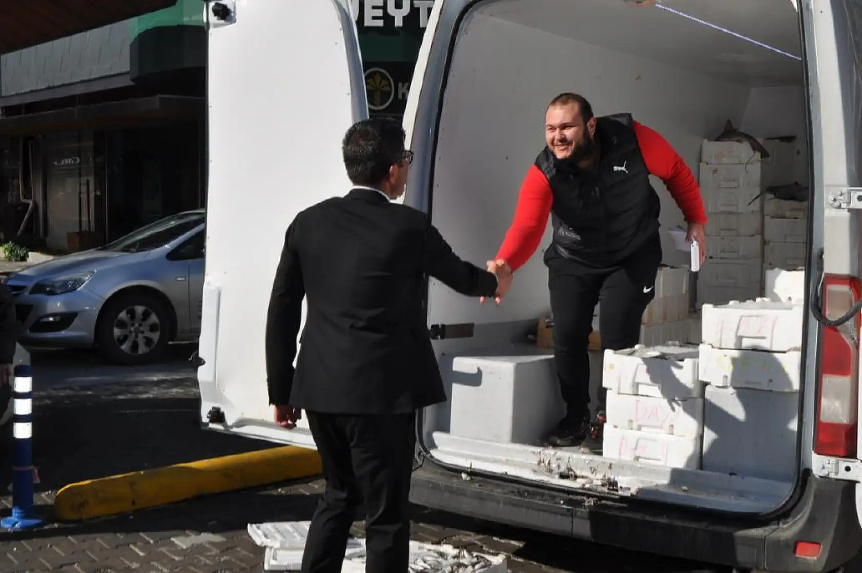 Kökten Balık Pazarı Esnafını Ziyaret Etti