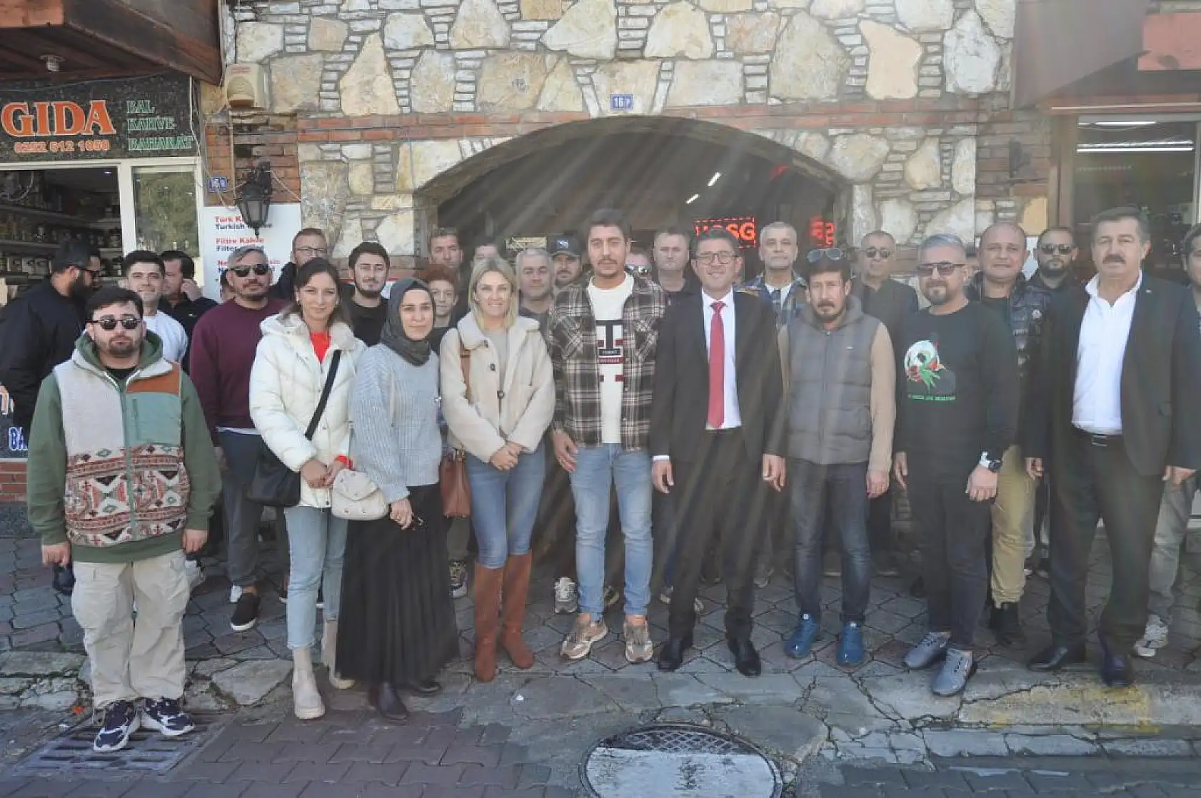 Kökten Balık Pazarı Esnafını Ziyaret Etti