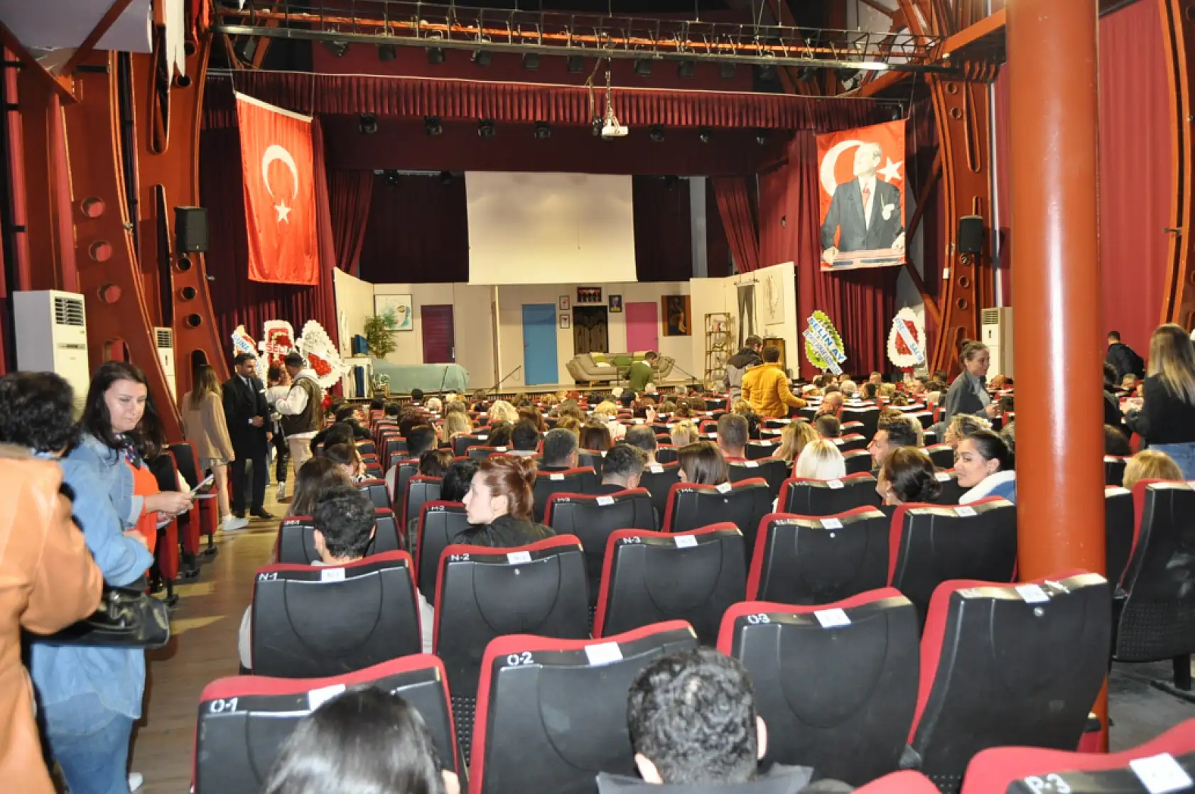 Fethiye'de 'Vay Başımıza Gelenler' rüzgarı esti