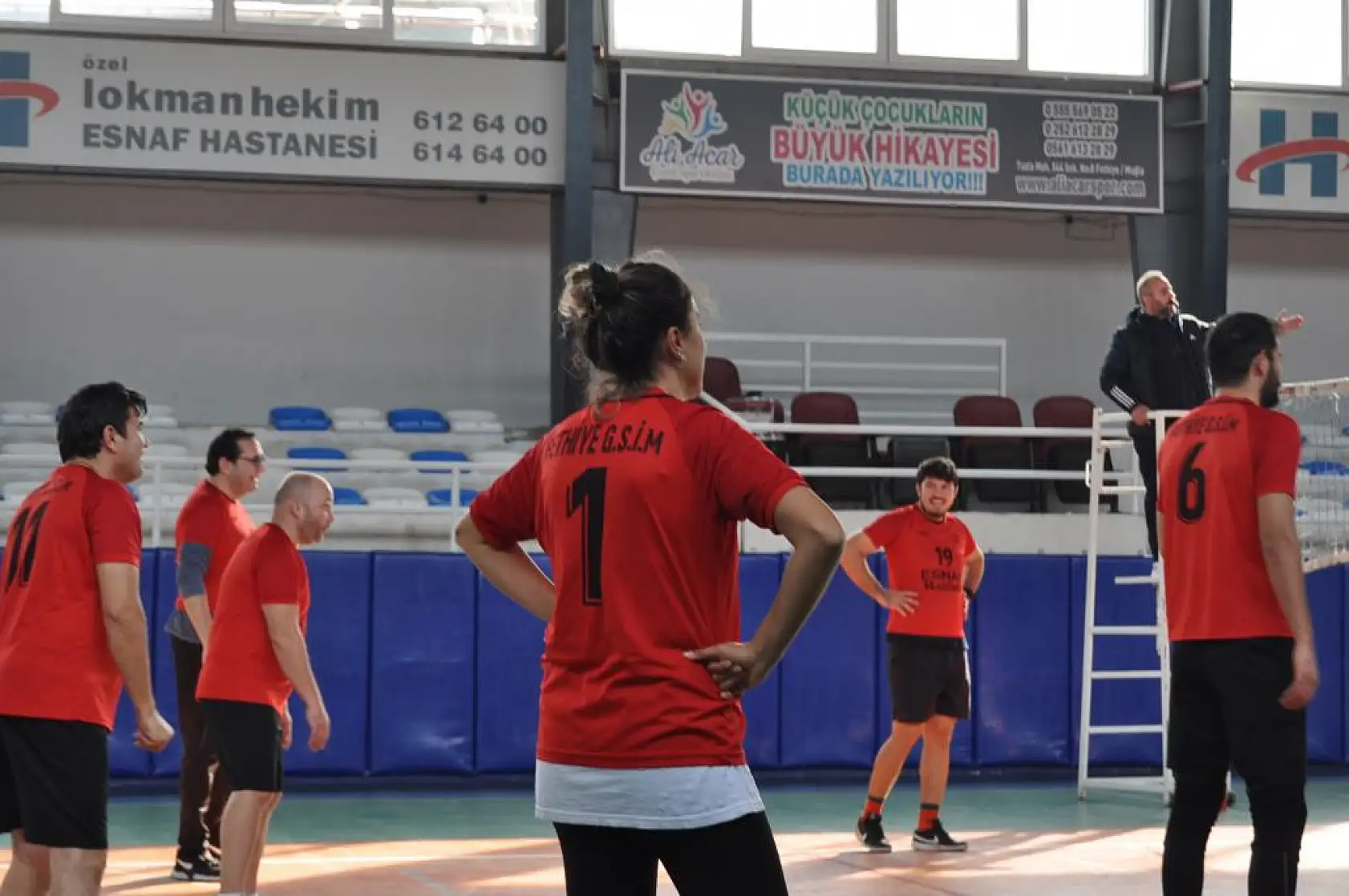 Fethiye'de Engelli Bireyler 'Engelsiz Fileler' Etkinliğinde Voleybol Oynadı  