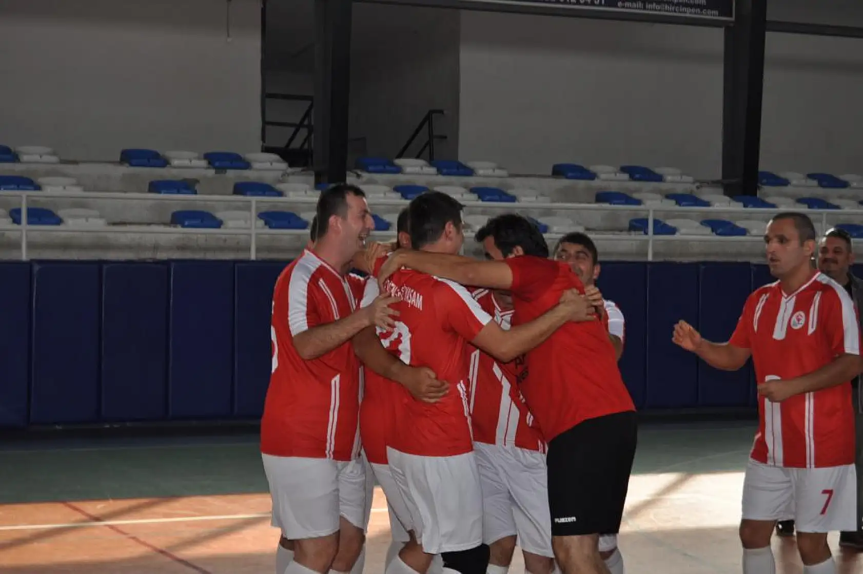 Fethiye'de Engelli Bireyler 'Engelsiz Fileler' Etkinliğinde Voleybol Oynadı  