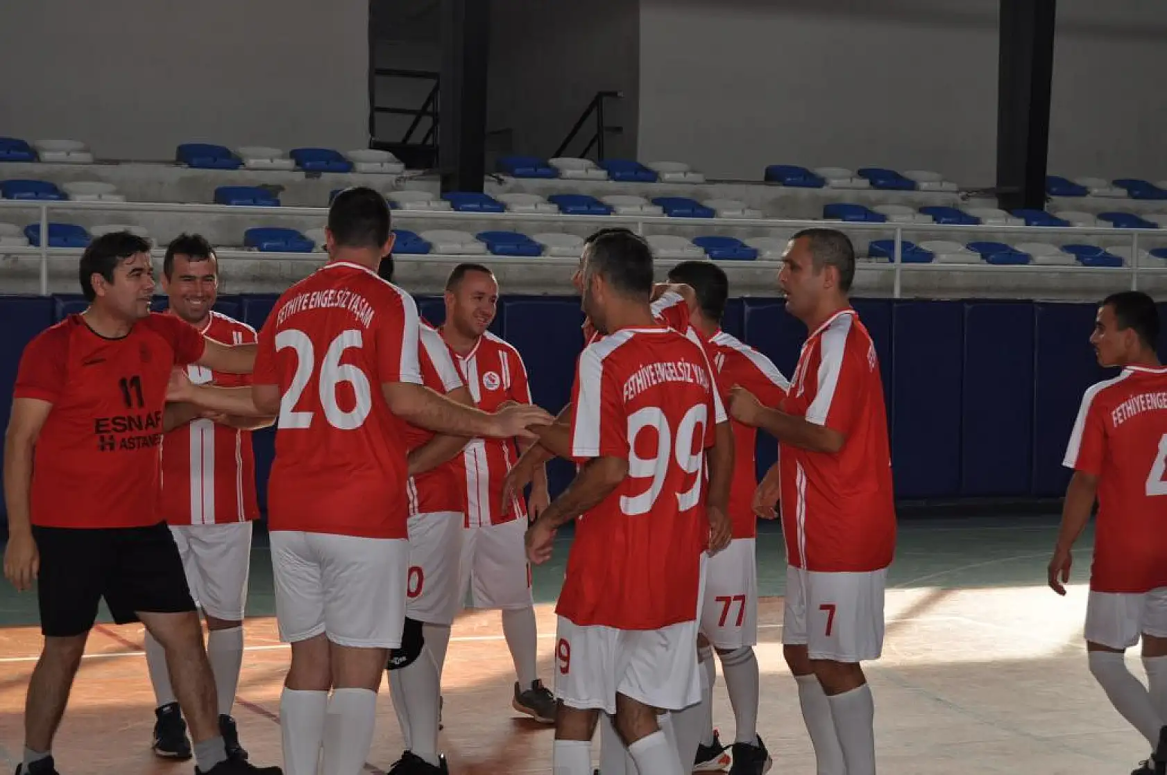 Fethiye'de Engelli Bireyler 'Engelsiz Fileler' Etkinliğinde Voleybol Oynadı  