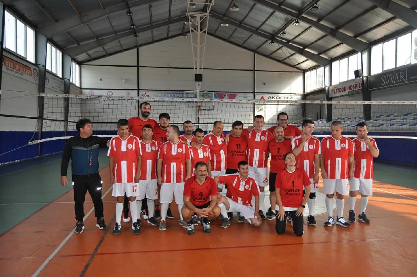 Fethiye'de Engelli Bireyler 'Engelsiz Fileler' Etkinliğinde Voleybol Oynadı  