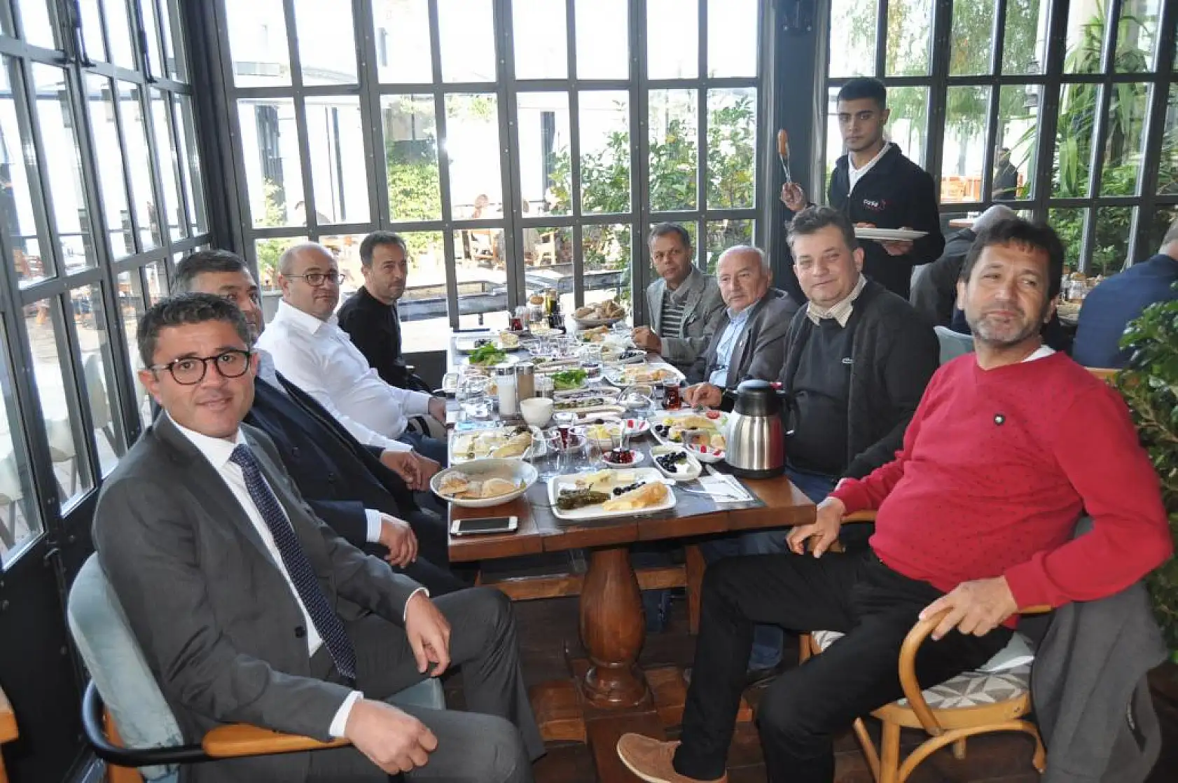 Aday Adayı Kökten Muhtarlarla Bir Araya Geldi