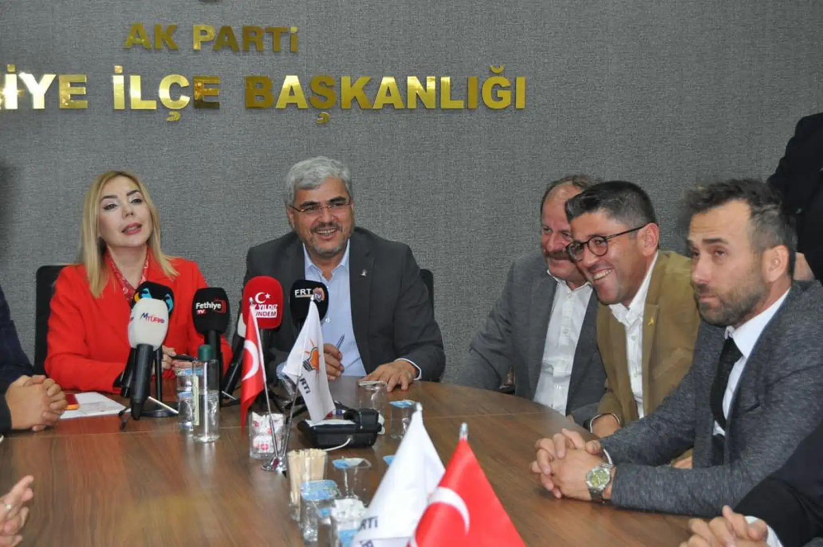 Gökcan, partililerle bir araya geldi