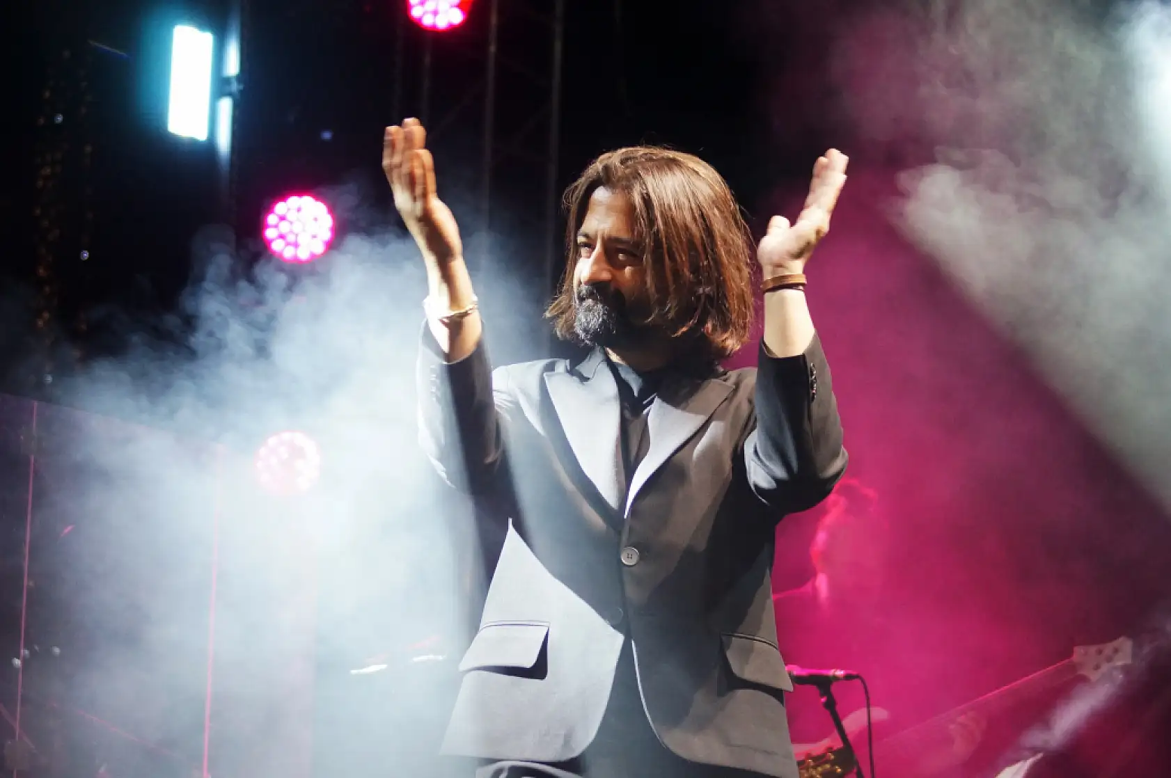 Fethiye'de 19 Mayıs Koray Avcı ile Taçlandı