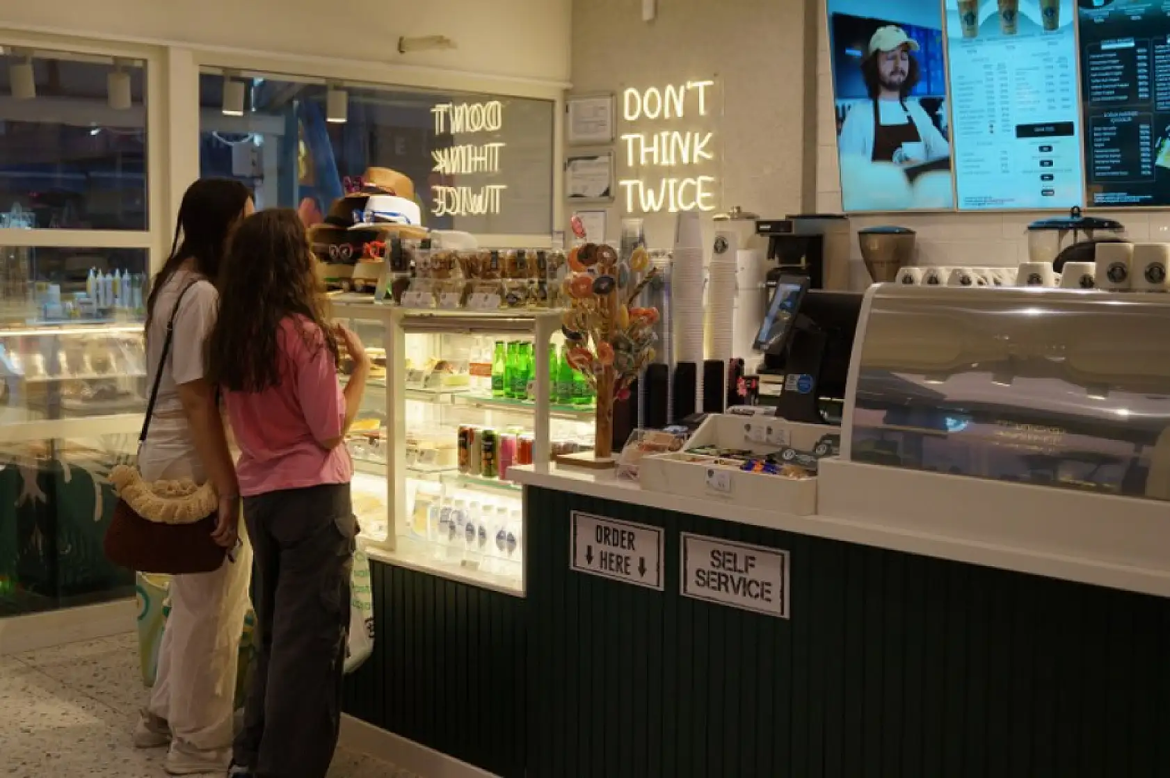 Panama Coffee, Fethiye Çalış Plajı girişinde hizmete açıldı