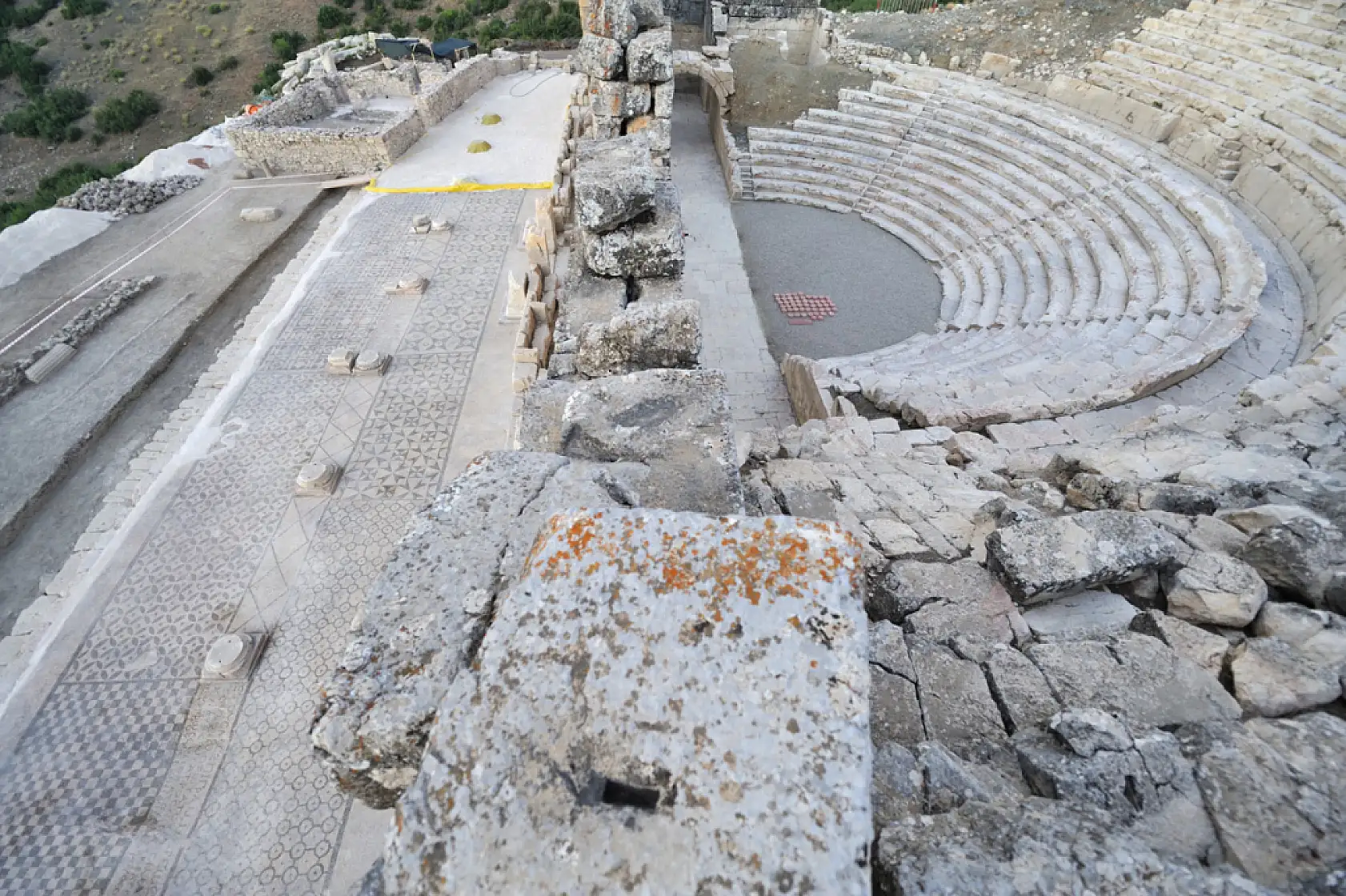 Kibyra'da kışın kapatılıp yazın açılan Medusa mozaiğinin sırrı ne?