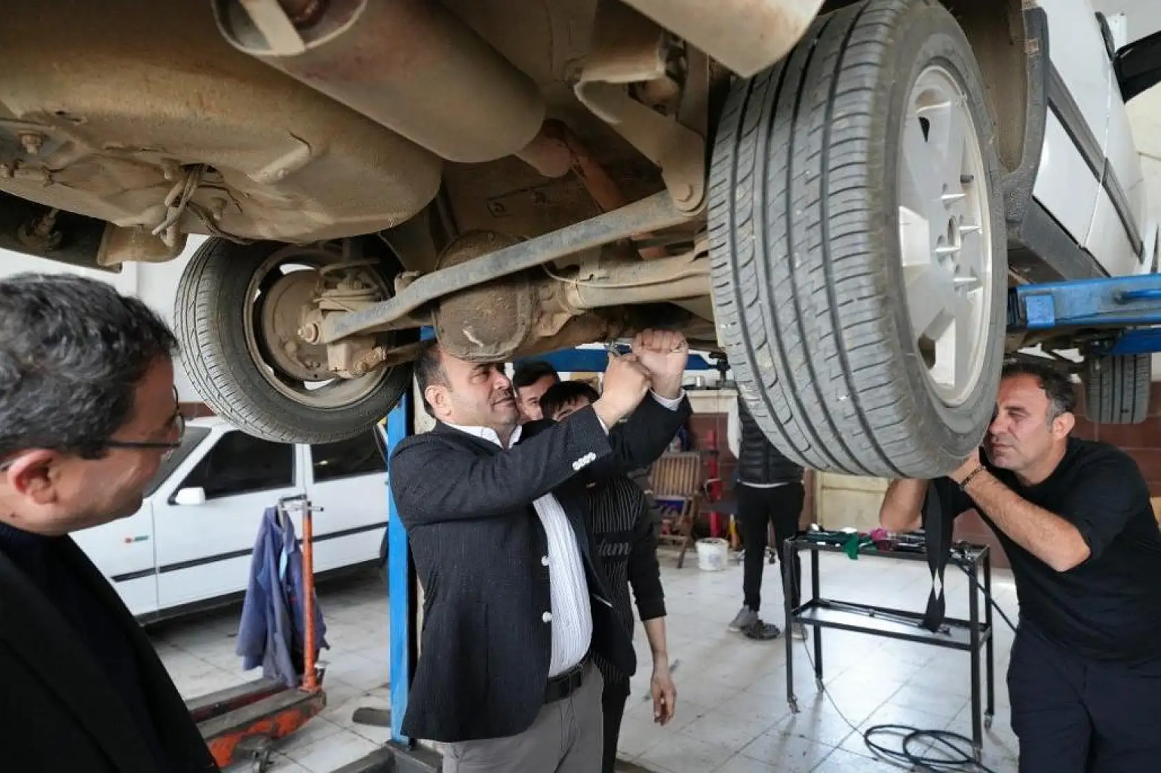 Başkan Akdenizli, Sanayi Esnafını Ziyaret Etti