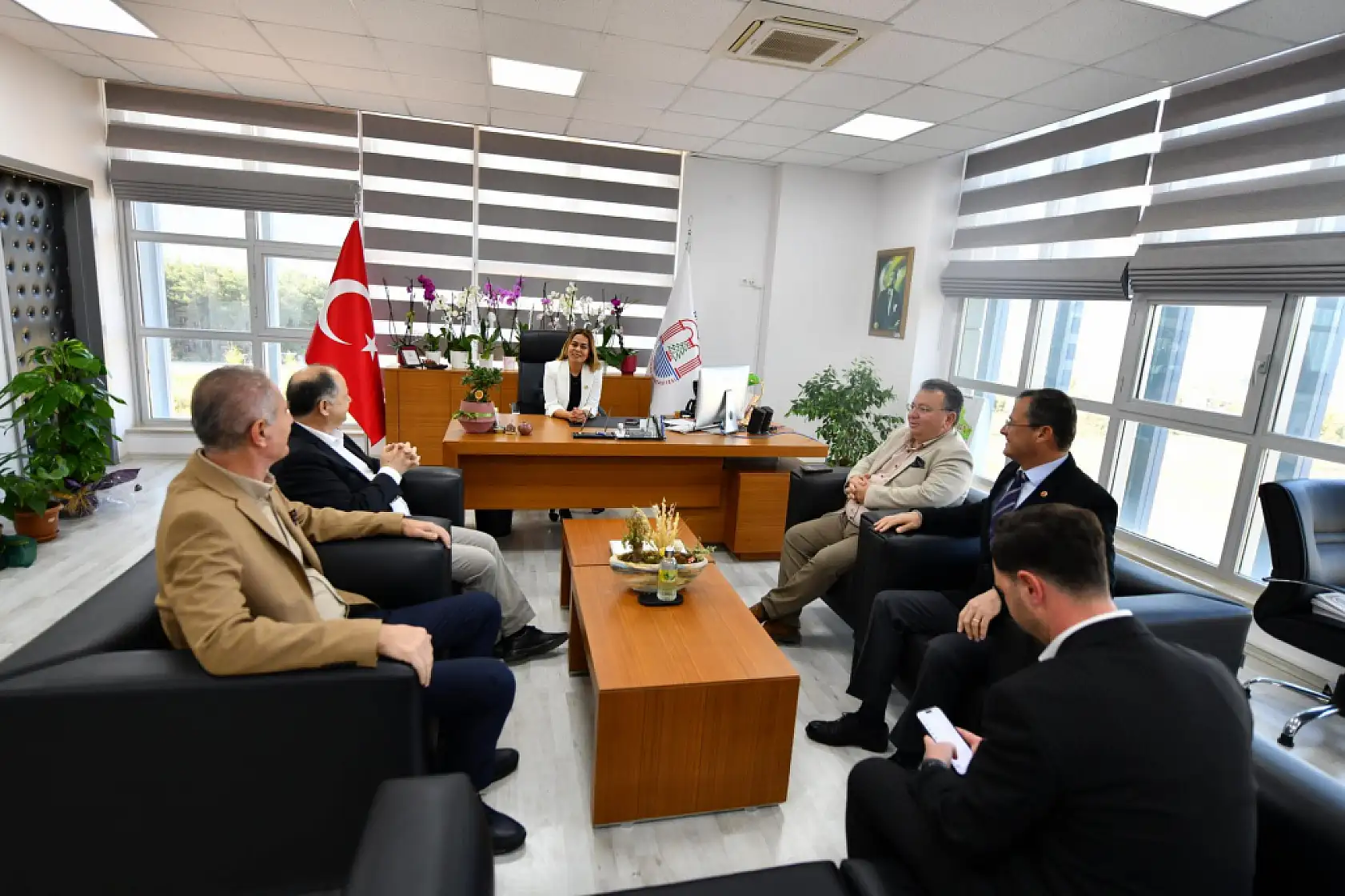Fethiye İşletme Fakültesi Kariyer Günleri'nde Bülent Uysal'a teşekkür belgesi