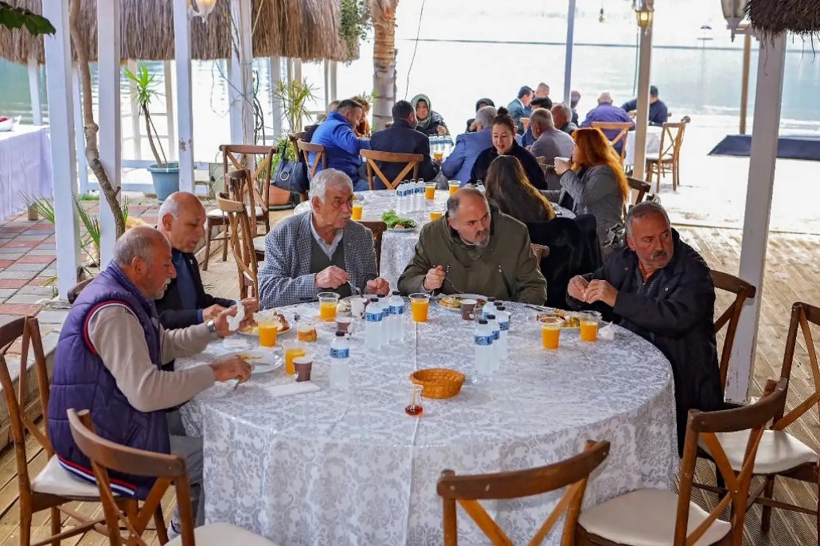 Behçet Saatcı, İyi Partililerle Kahvaltıda Bir Araya Geldi