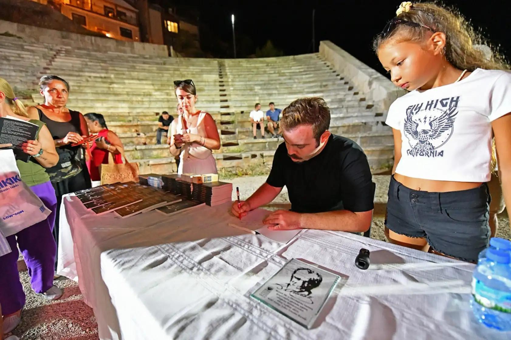 Ertuğrul Sertbaş'ın 'Kıvılcımdan Aleve' Gösterisi Fethiye'de Büyük İlgi Gördü