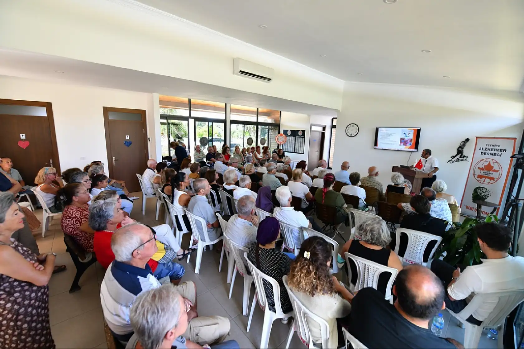 Fethiye'de Alzheimer Farkındalık Haftası'nda Türkiye'de Bir İlk