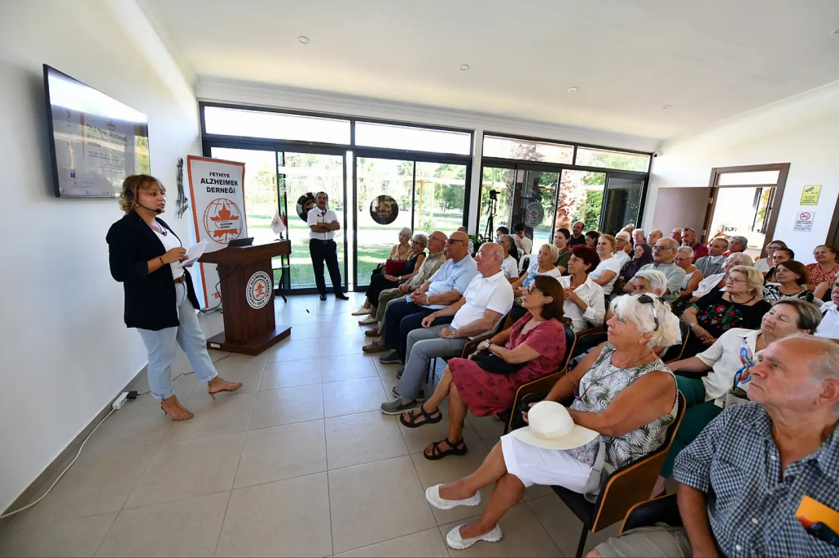 Fethiye'de Alzheimer Farkındalık Haftası'nda Türkiye'de Bir İlk