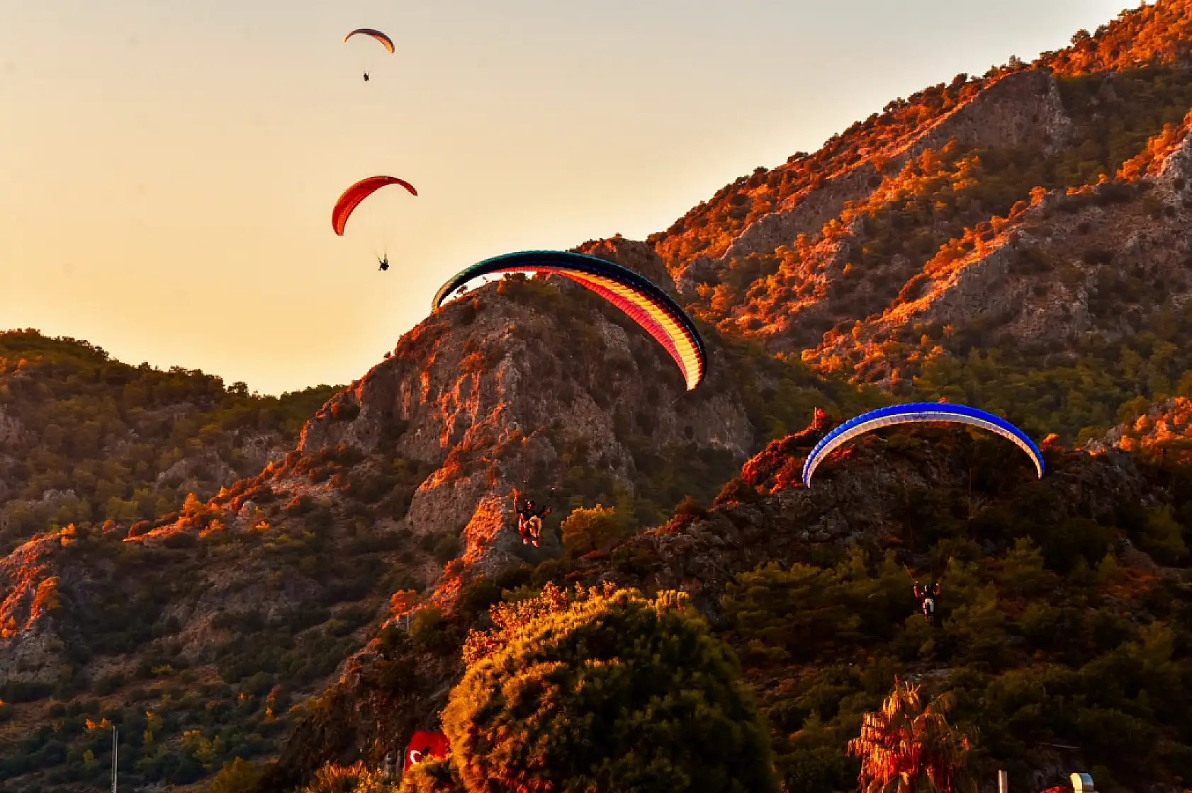 Fethiye'de Gökyüzü Şöleni Başlıyor: 25. Uluslararası Ölüdeniz Hava Oyunları Festivali 22 Ekim'de