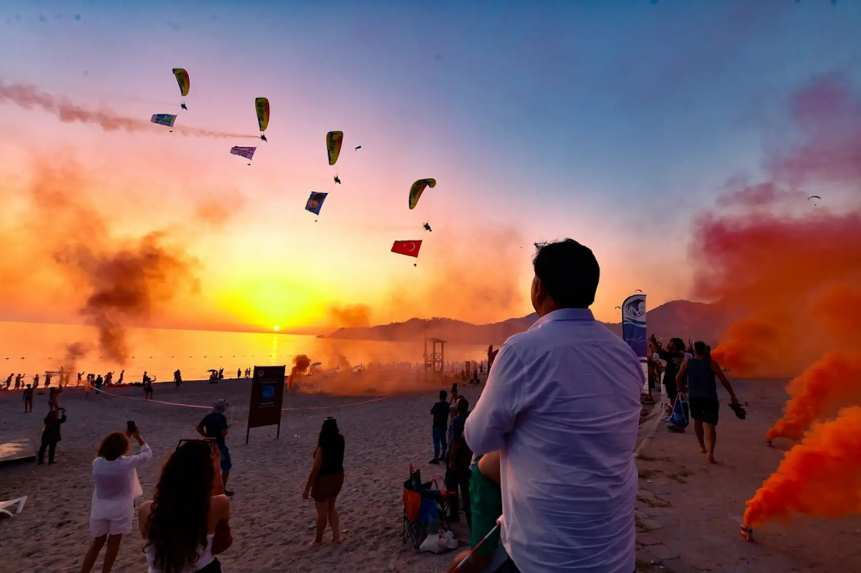 Fethiye'de Gökyüzü Şöleni Başlıyor: 25. Uluslararası Ölüdeniz Hava Oyunları Festivali 22 Ekim'de