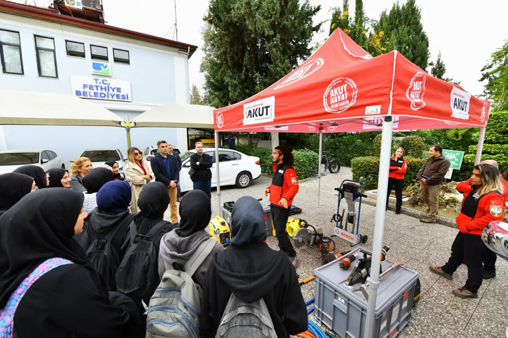 Fethiye'de öğrencilere ve kursiyerlere afet farkındalık eğitimi