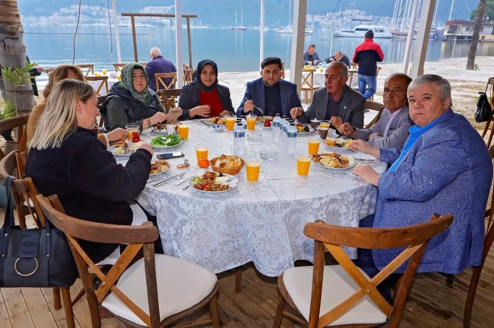 Behçet Saatcı, İyi Partililerle Kahvaltıda Bir Araya Geldi