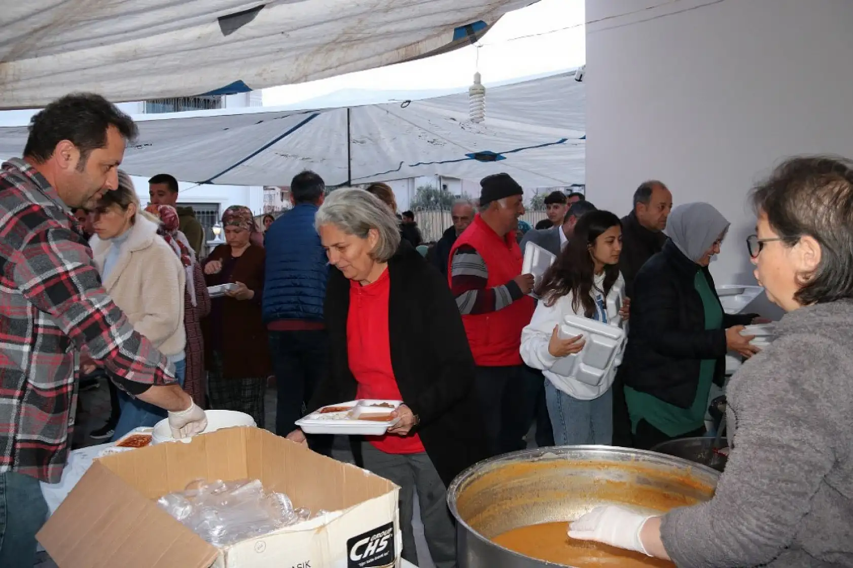 Ramazan Boyunca Seçim Ofisinde İftar Yemeği Sunulacak