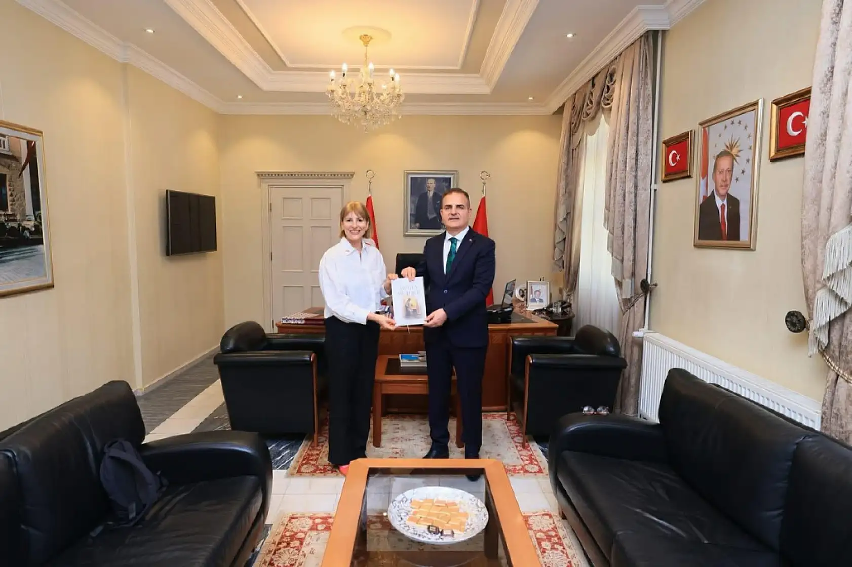 İngiliz Büyükelçi Morris, Muğla Valisi Akbıyık'ı ziyaret etti