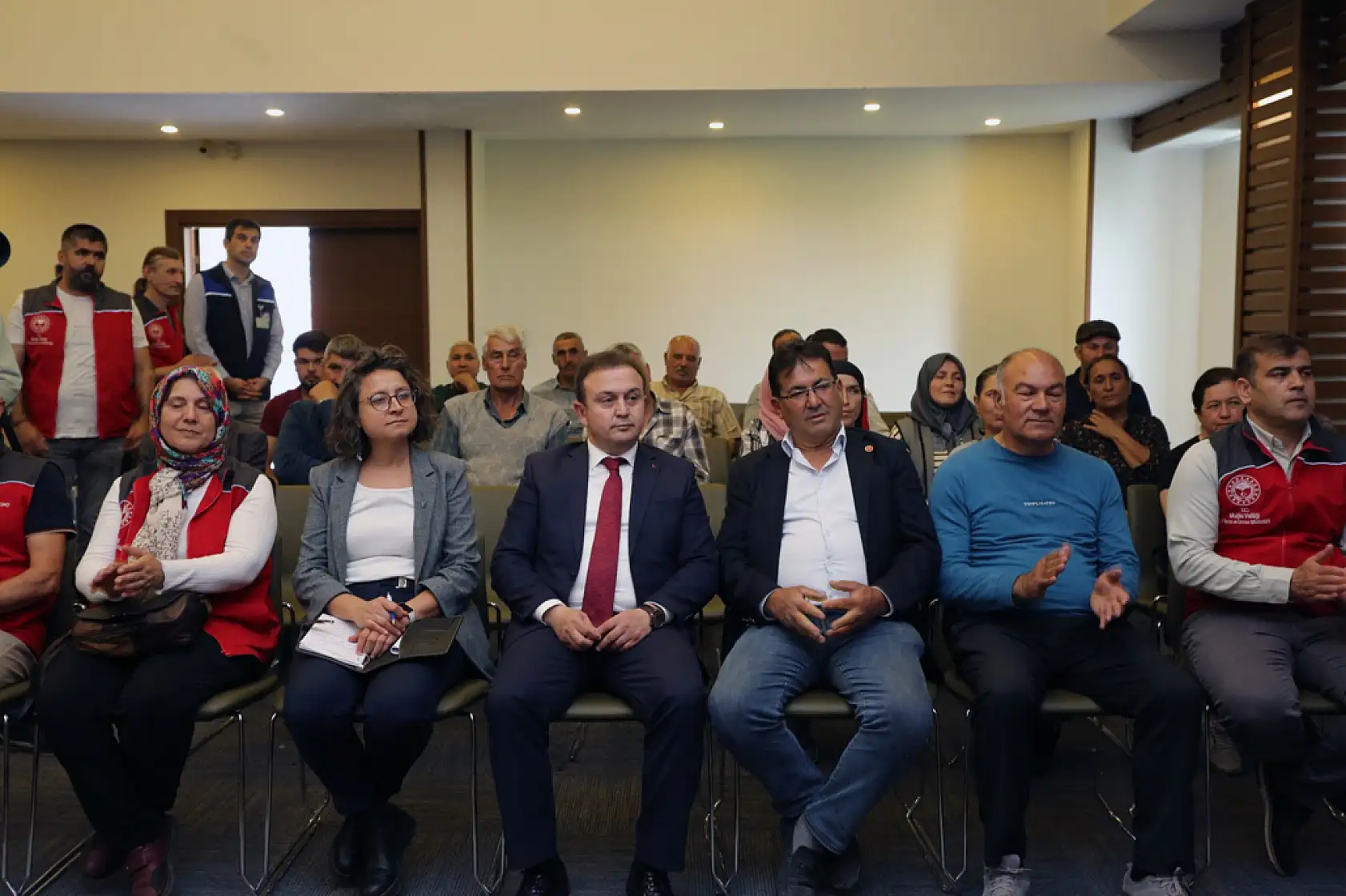 'Anneleri Aşılat, Buzağını Yaşat' projesi eğitim toplantısı Ortaca'da gerçekleştirildi