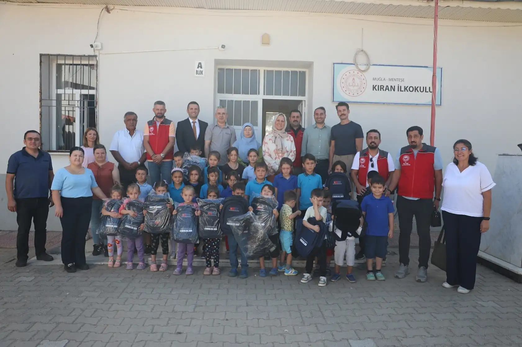 Muğla'da çiftçi çocuklarına IPARD tanıtım materyalleri dağıtıldı