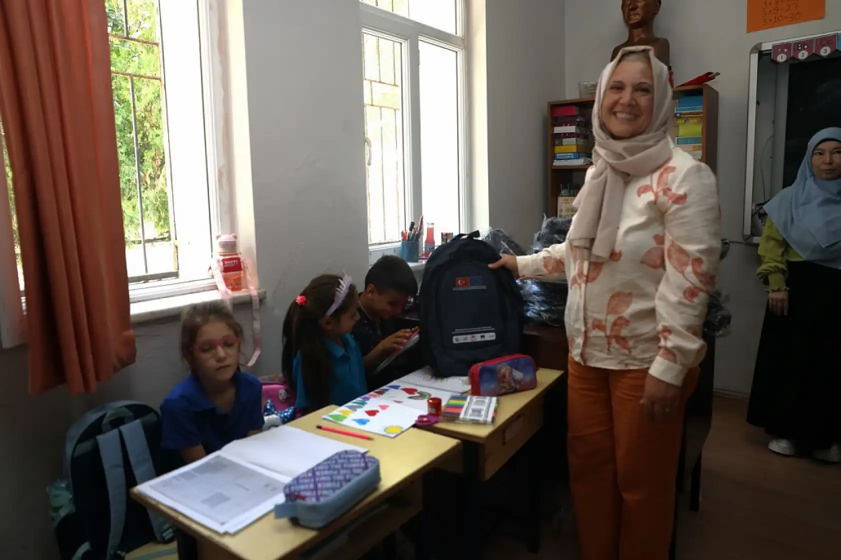 Muğla'da çiftçi çocuklarına IPARD tanıtım materyalleri dağıtıldı